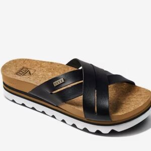 Reef Cushion Bloom Hi Slide Sandal- Black/Tan